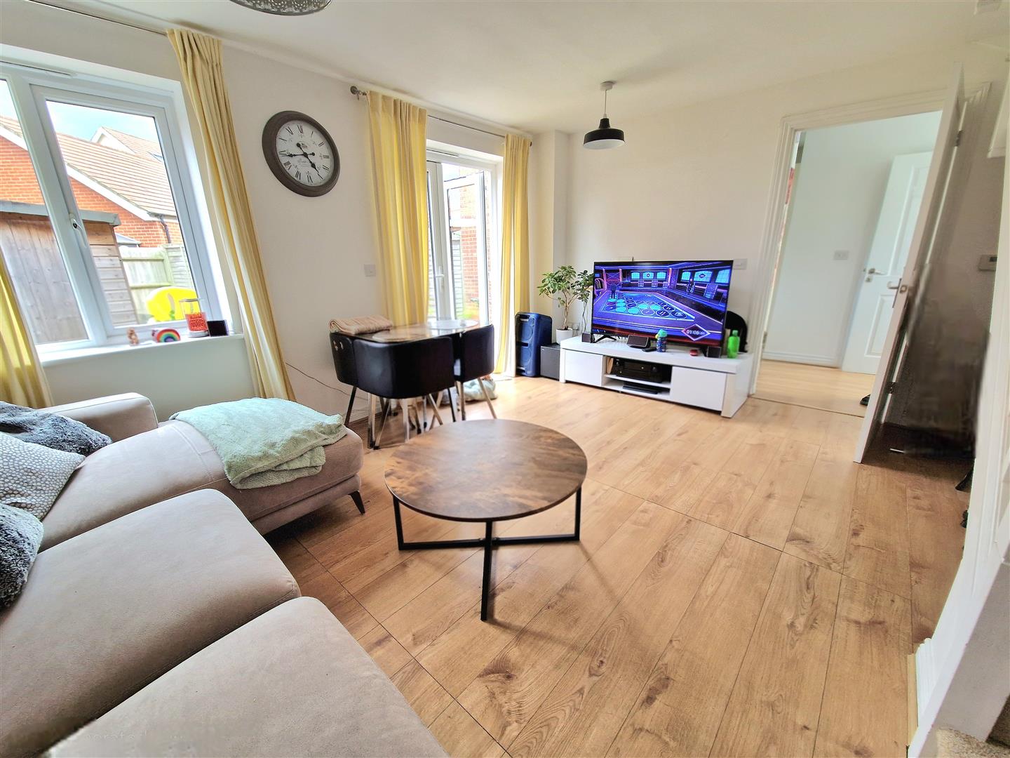 2 bed property in Cantley Road, Bedford